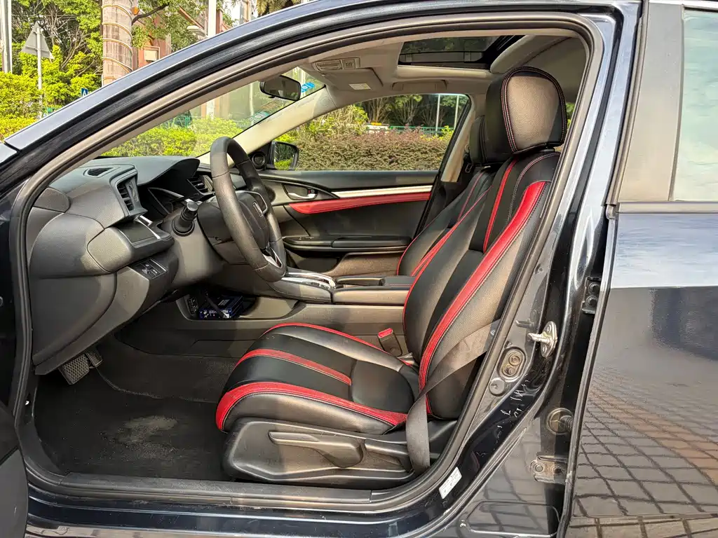 Honda Civic — миниатюра 8