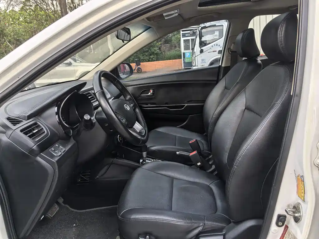 Kia K2 2012 1.6L AT Premium