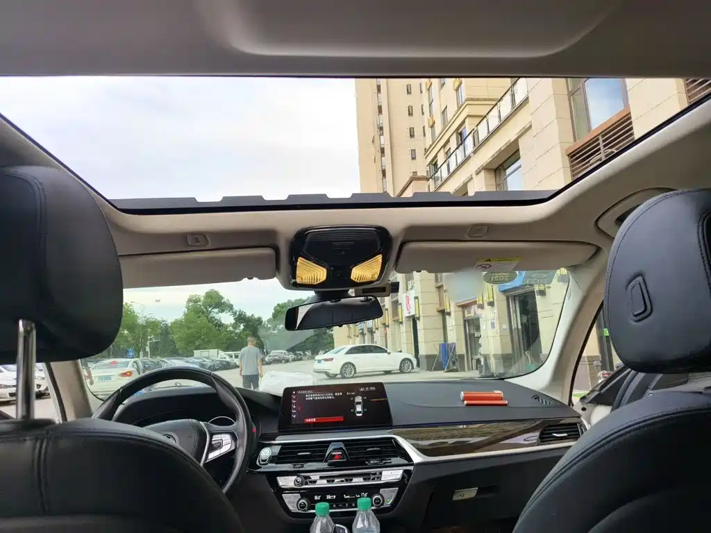 BMW 5 Series — миниатюра 9