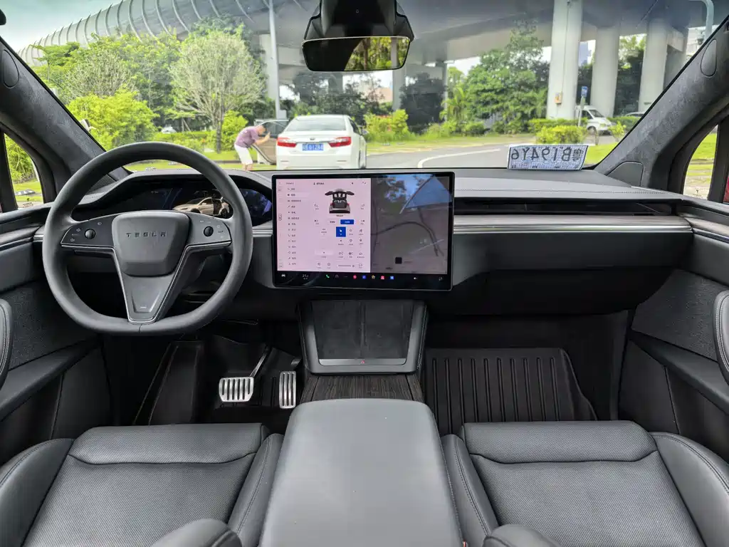 Tesla Model X — миниатюра 6