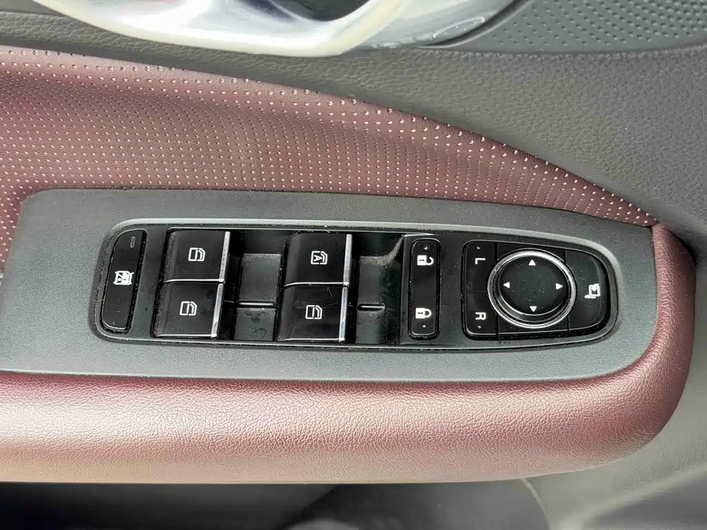 GAC Motor Trumpchi M6 — миниатюра 10