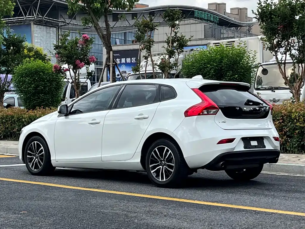Volvo V40 — миниатюра 4