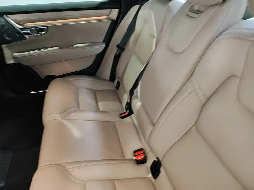 Volvo S90 PHEV — миниатюра 13