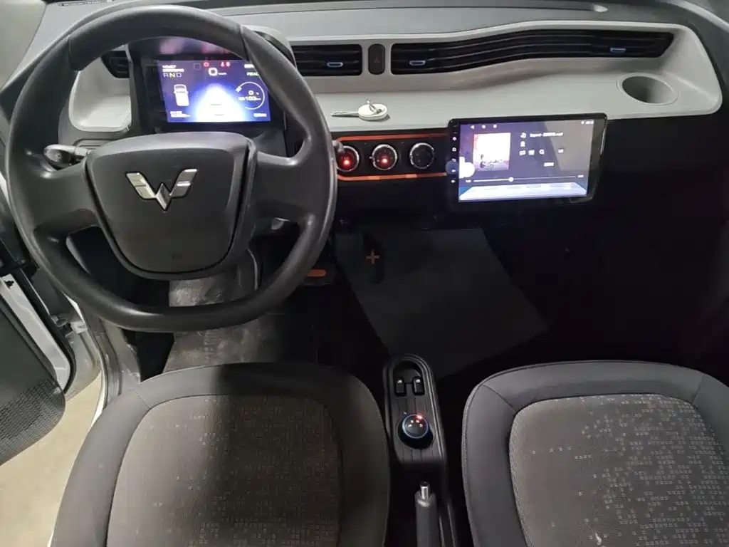 Wuling MINIEV — миниатюра 10