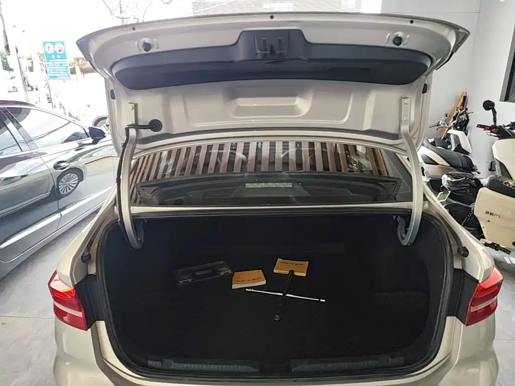 Volkswagen Lavida — миниатюра 19