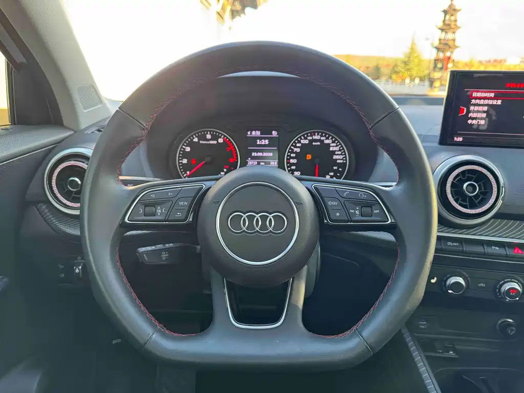 Audi Q2L — миниатюра 15