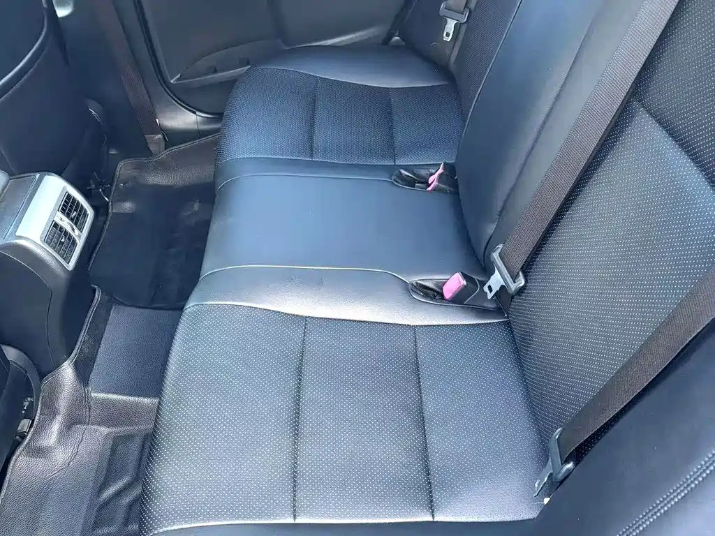 Toyota Camry — миниатюра 3