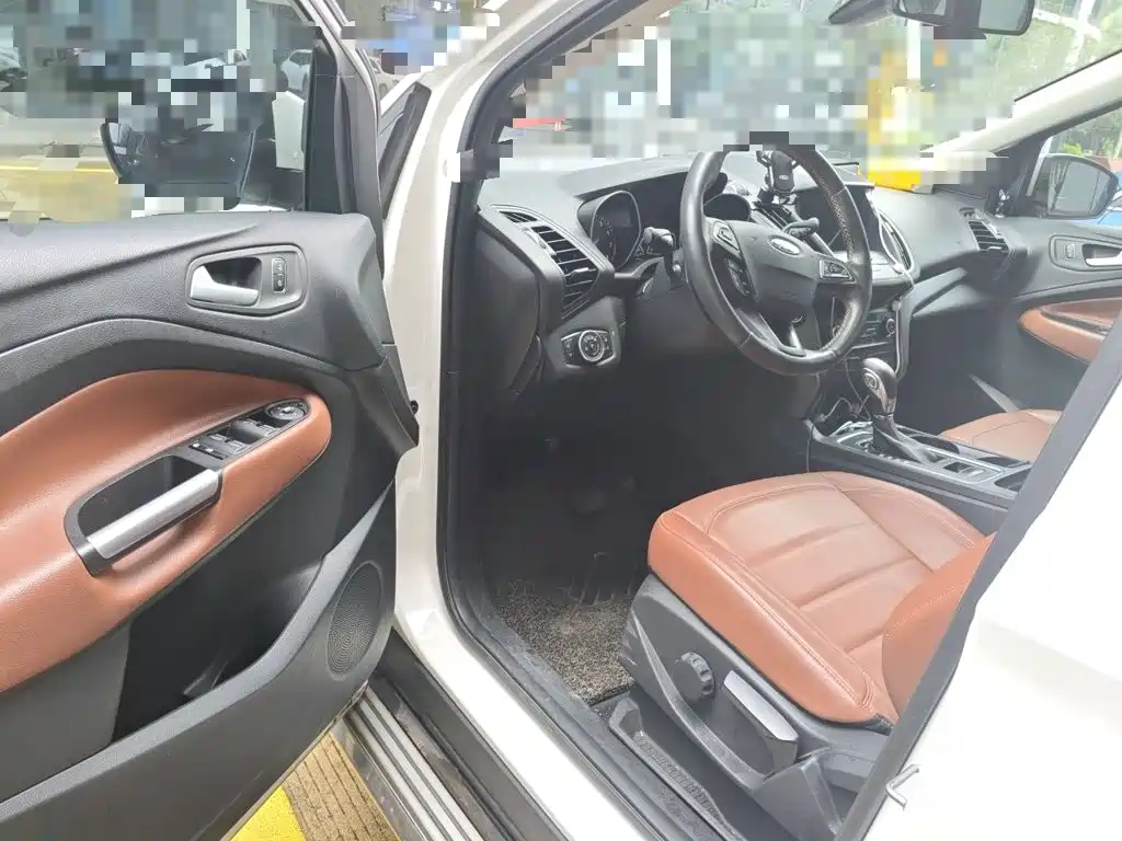 Ford Kuga — миниатюра 12