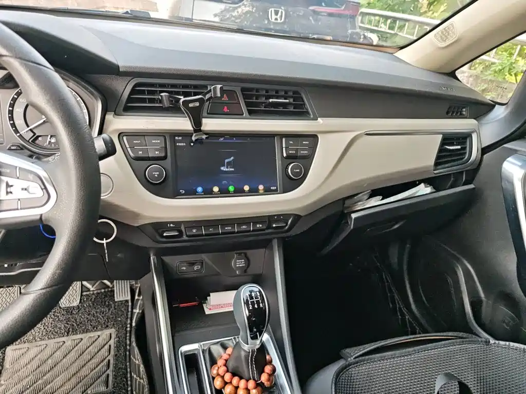 Geely Vision X3 — миниатюра 9