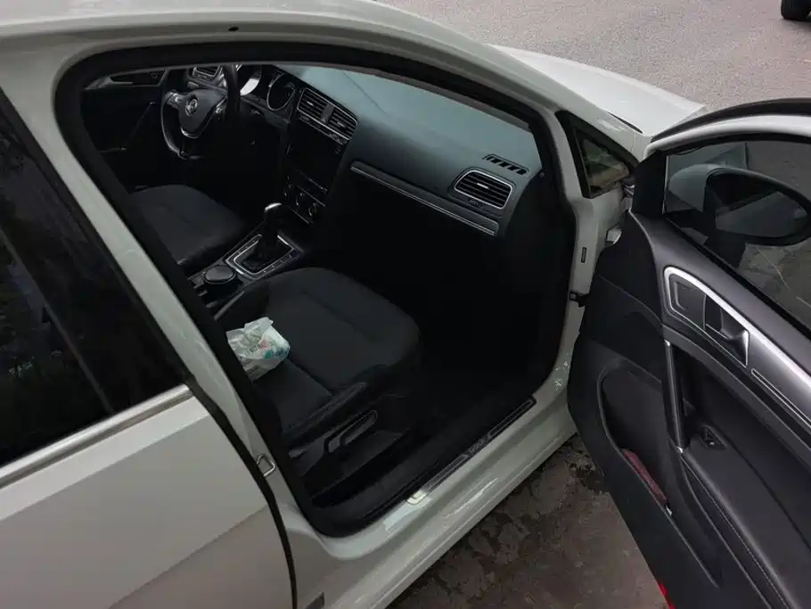 Volkswagen Golf — миниатюра 8