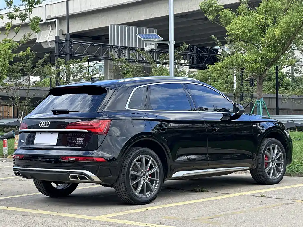 Audi Q5L — миниатюра 24