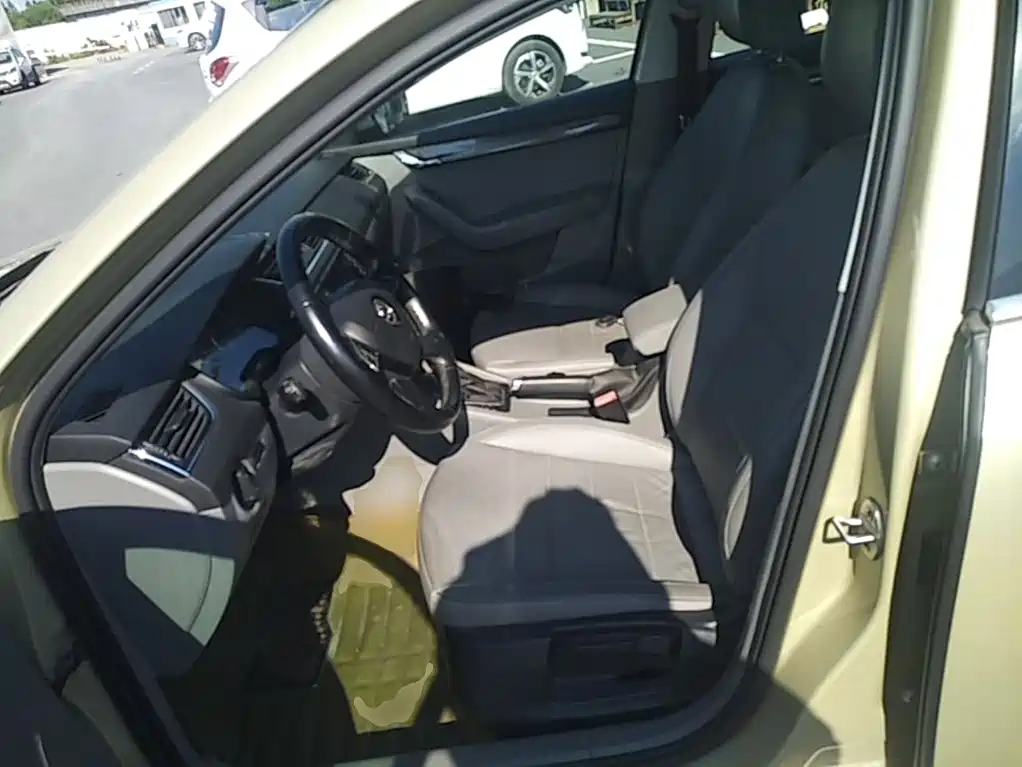 Skoda Octavia — миниатюра 15