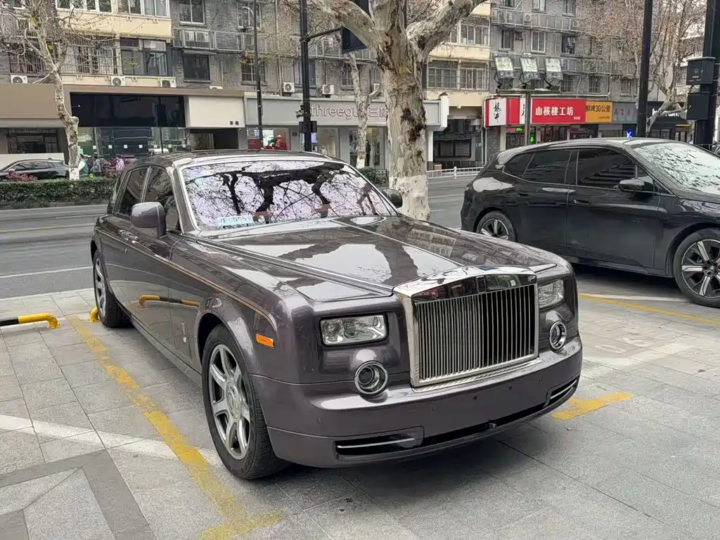 Rolls-Royce Phantom — миниатюра 2