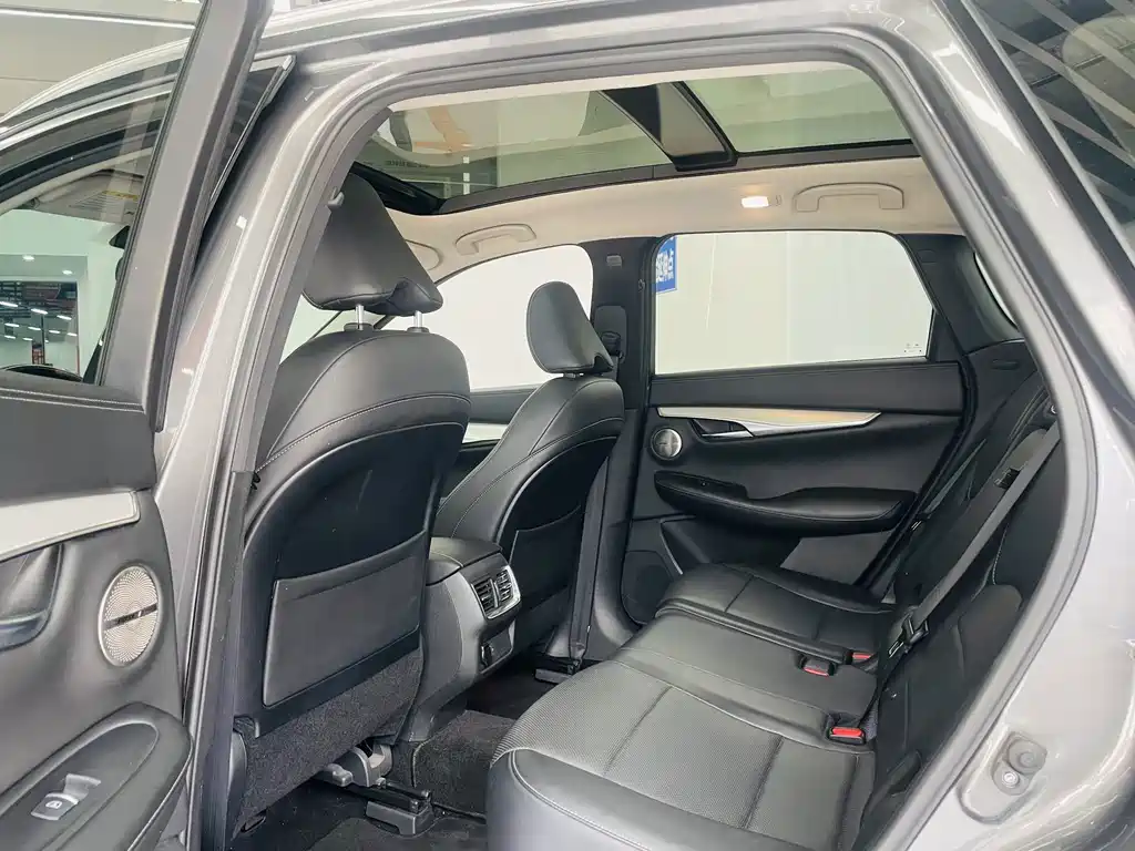 Infiniti QX50 — миниатюра 10