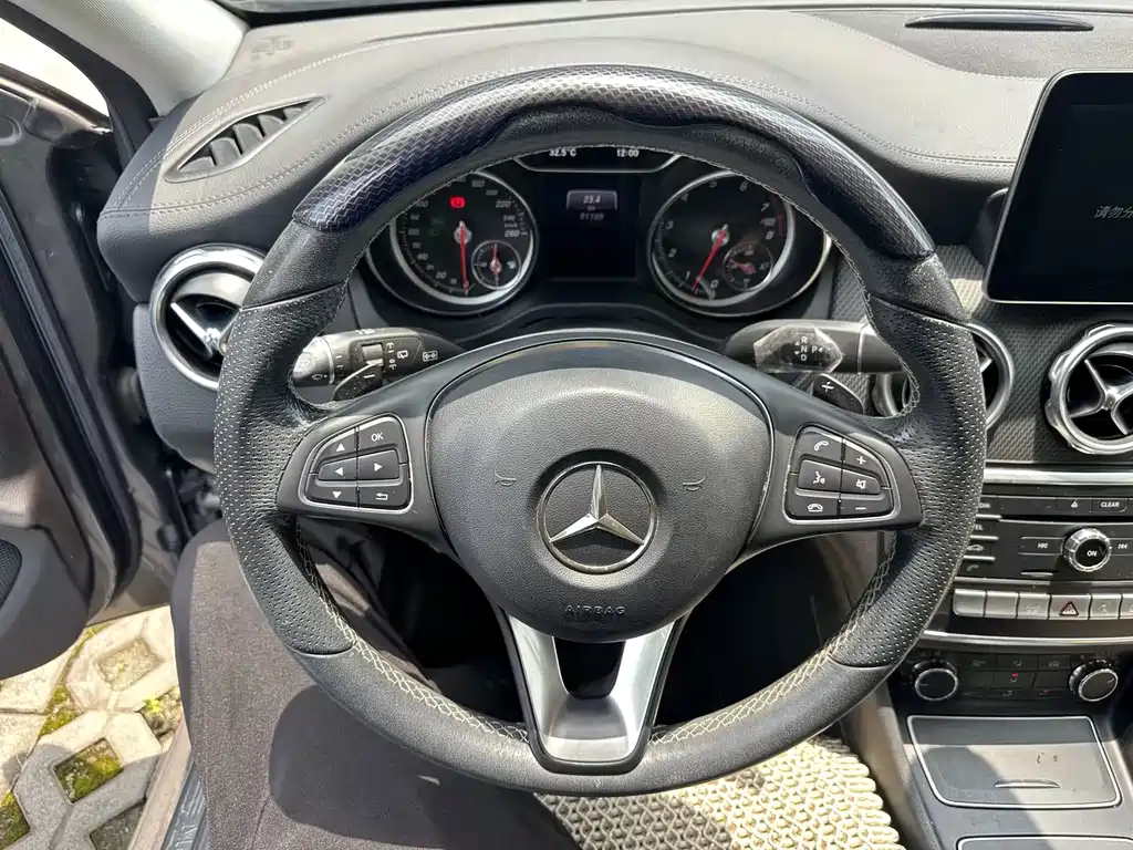 Mercedes-Benz GLA — миниатюра 8