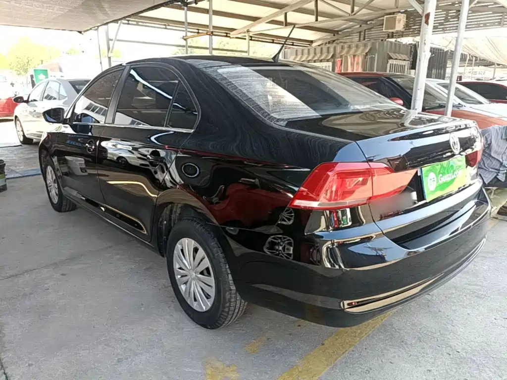 Volkswagen Santana — миниатюра 5