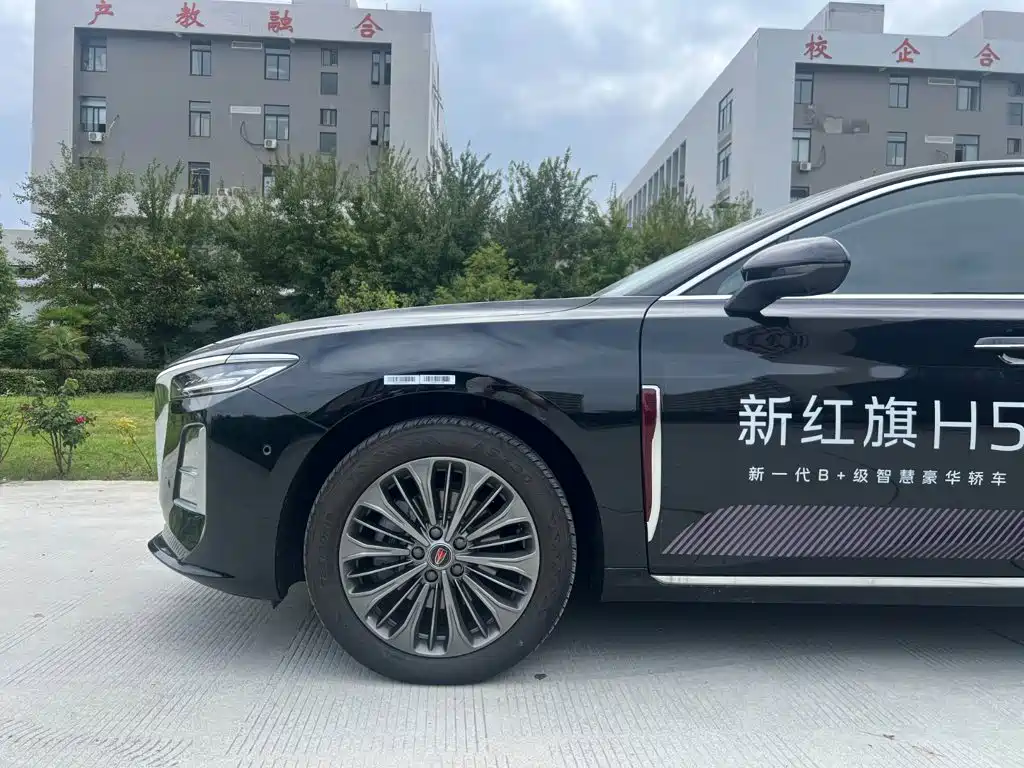 Hongqi Hongqi H5 — миниатюра 4
