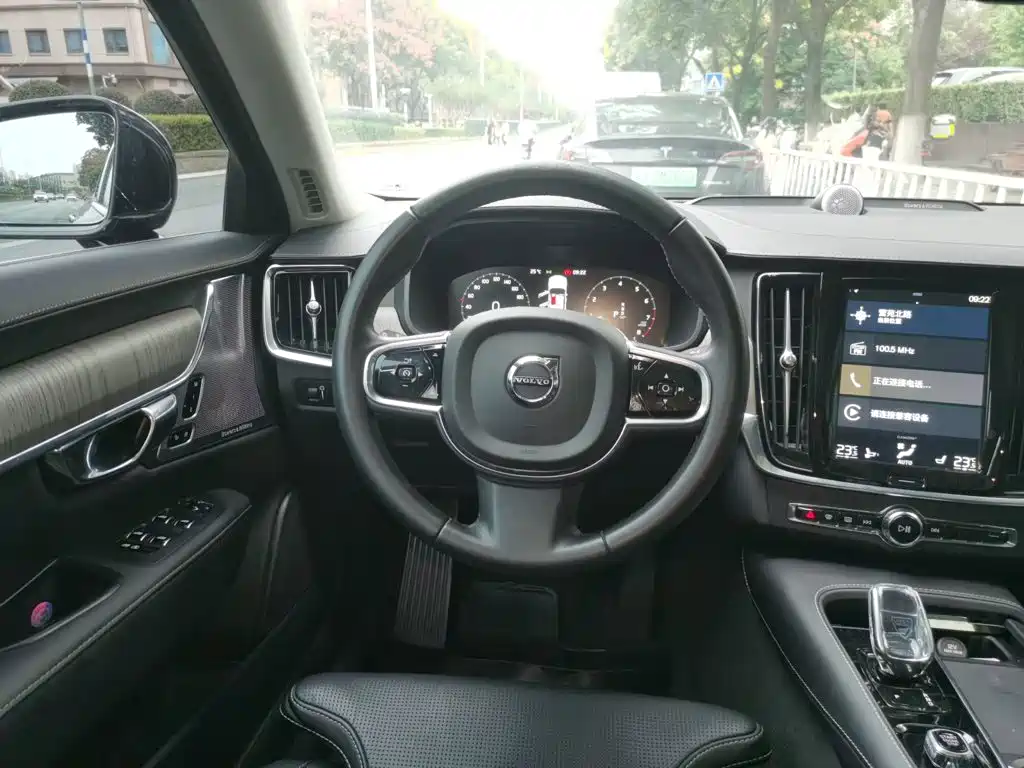 Volvo S90 — миниатюра 7