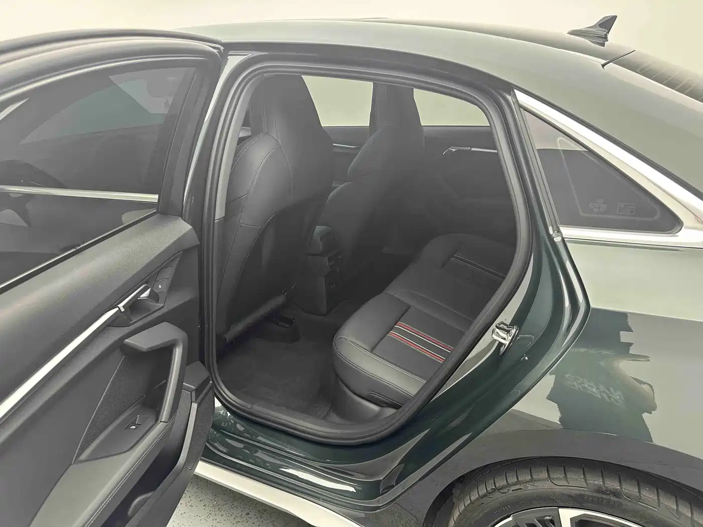 Audi A3 id 4659792 из Китая 10