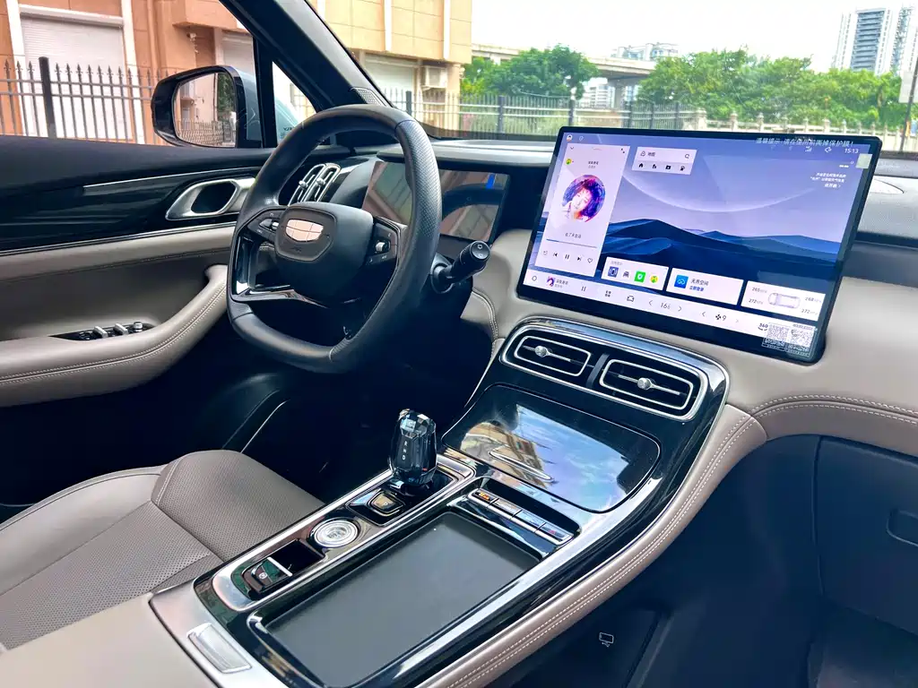 Geely Boyue L — миниатюра 15