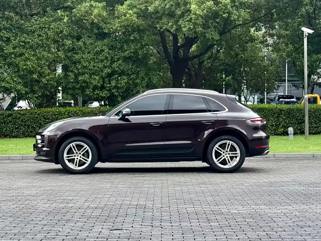 Porsche Macan — миниатюра 3