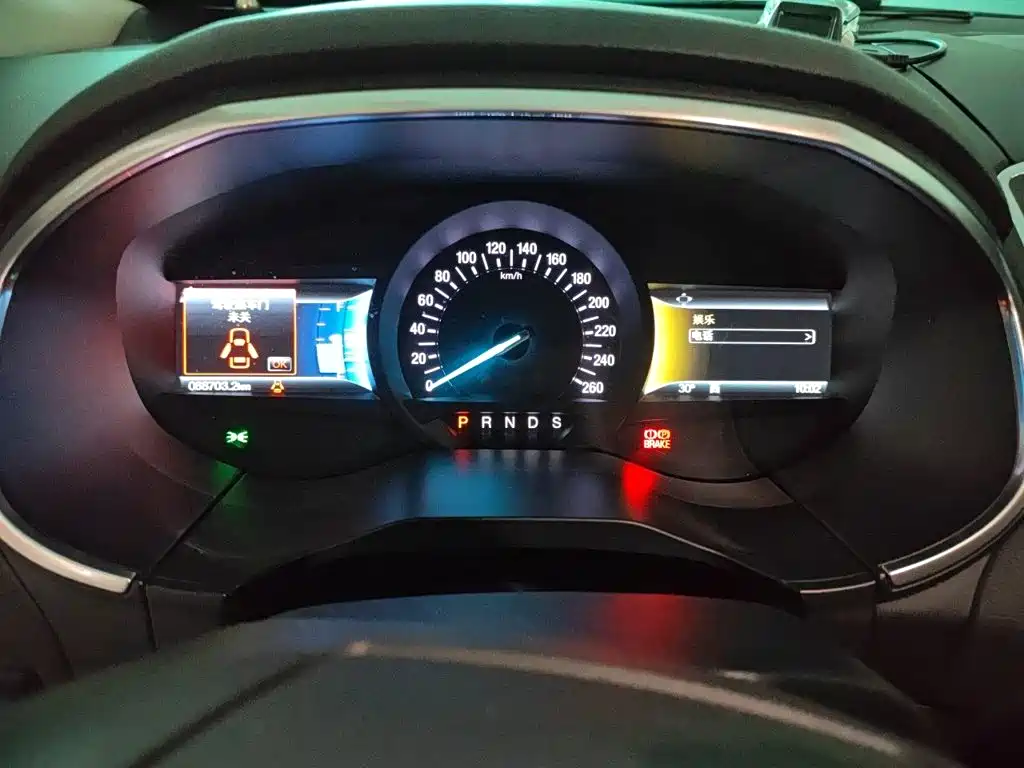 Ford Edge — миниатюра 8