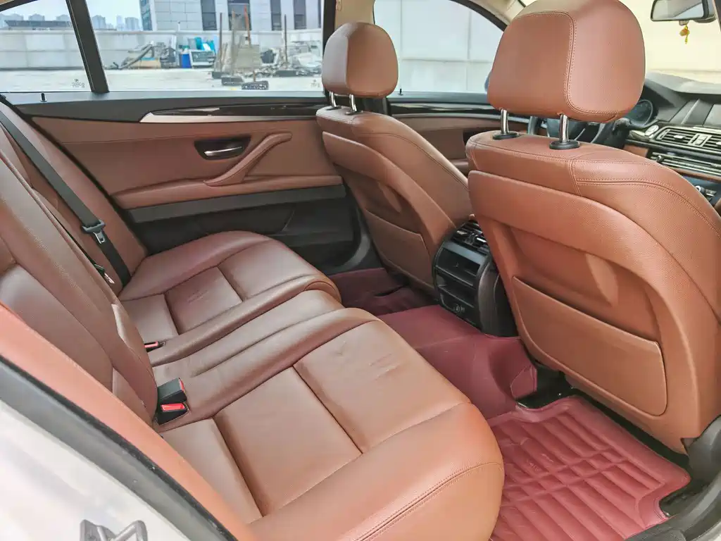 BMW 5 Series — миниатюра 16