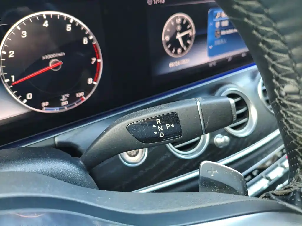 Mercedes-Benz E-Class — миниатюра 14