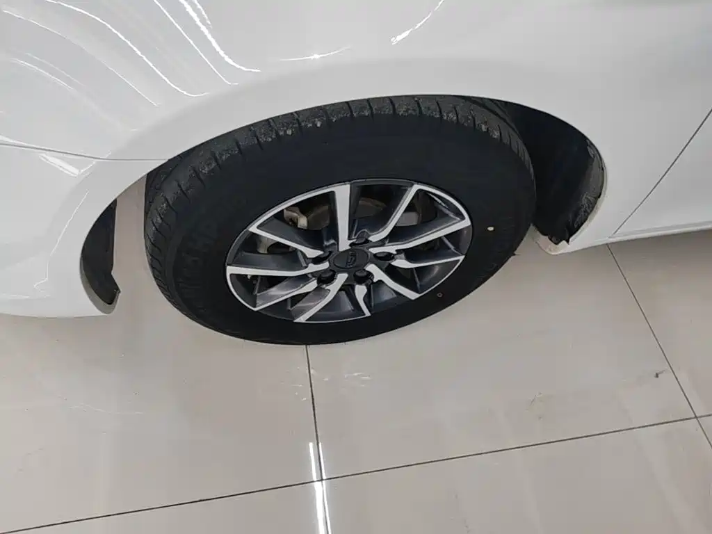 Geely Emgrand — миниатюра 23