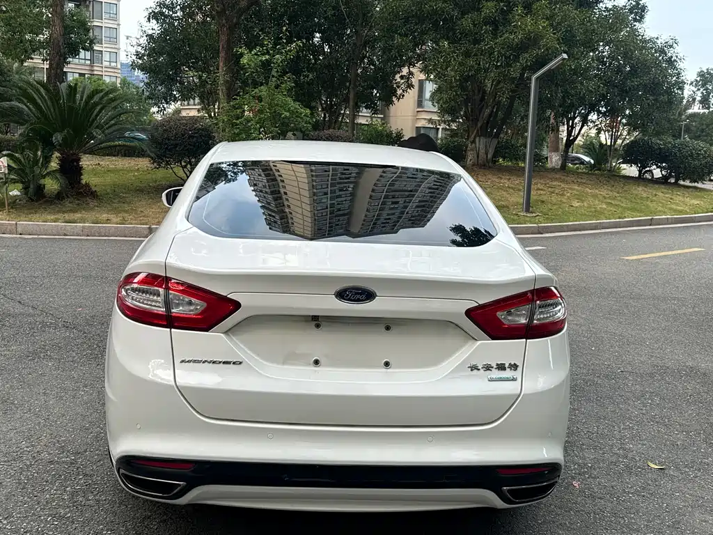 Ford Mondeo — миниатюра 5