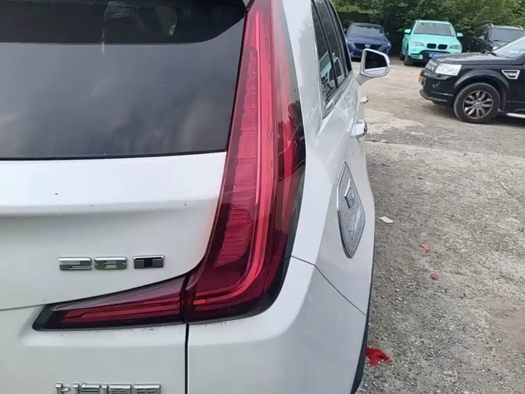 Cadillac XT4 — миниатюра 8