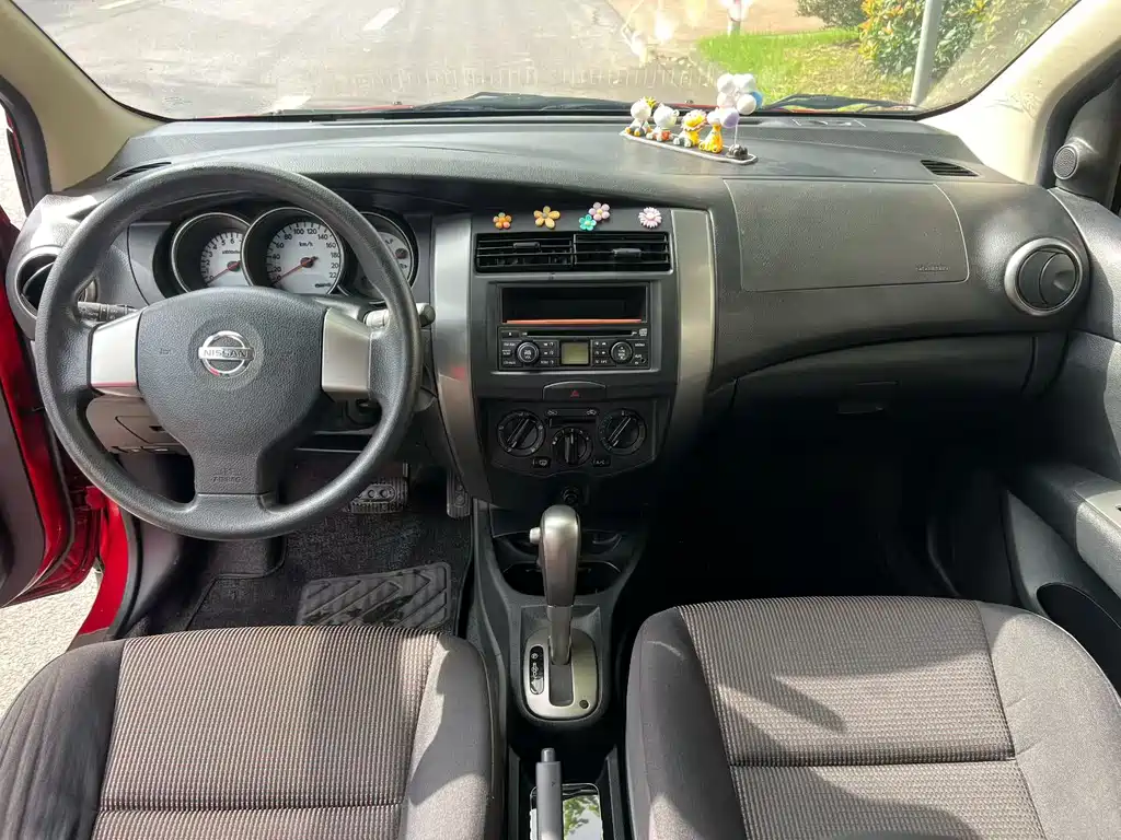Nissan Livina — миниатюра 6