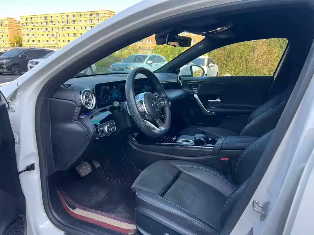 Mercedes-Benz A-Class — миниатюра 7