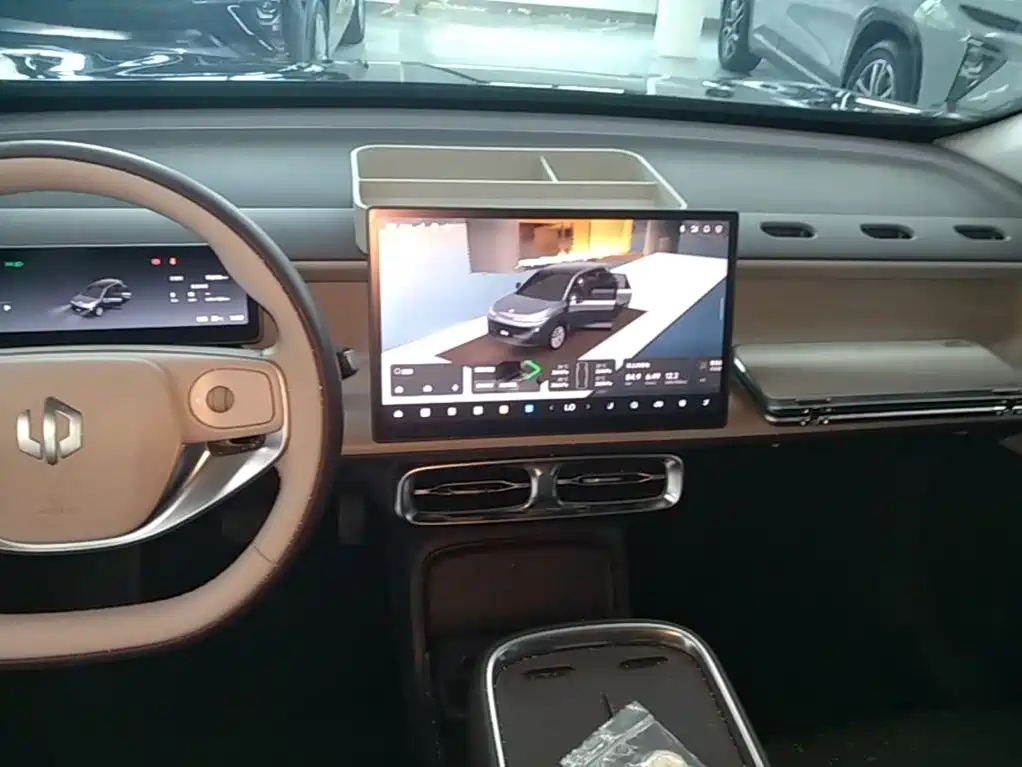 Leapmotor Leapmotor B10 — миниатюра 13
