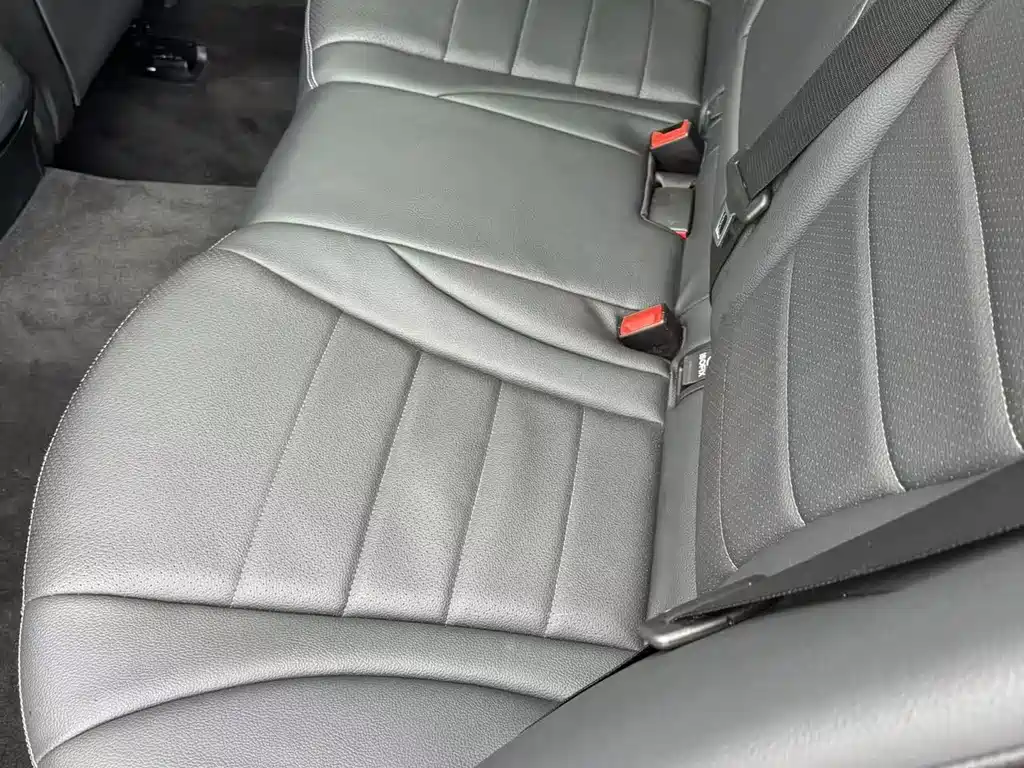 Mercedes-Benz C-Class — миниатюра 17