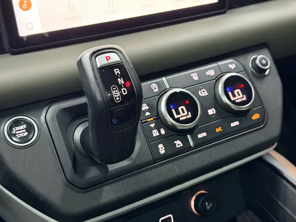 Land Rover Defender — миниатюра 9