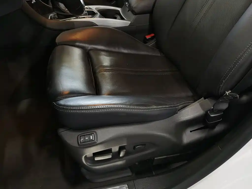 Cadillac SRX — миниатюра 20