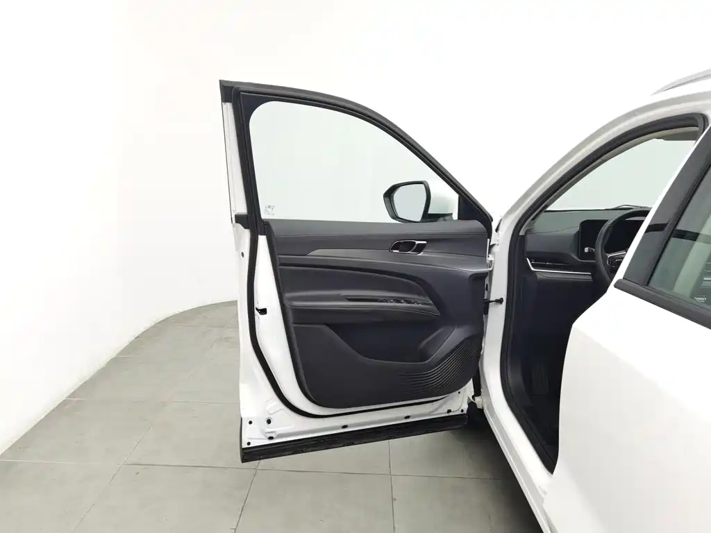 Ford Equator Sport — миниатюра 8