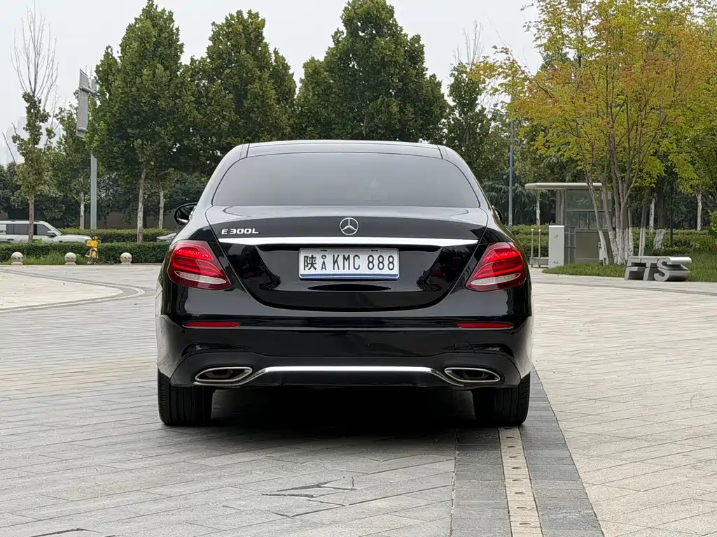 Mercedes-Benz E-Class — миниатюра 5