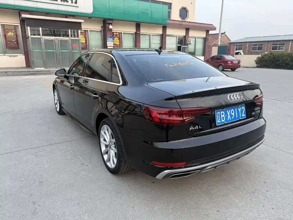 Audi A4L 2019 40 TFSI Sport VI