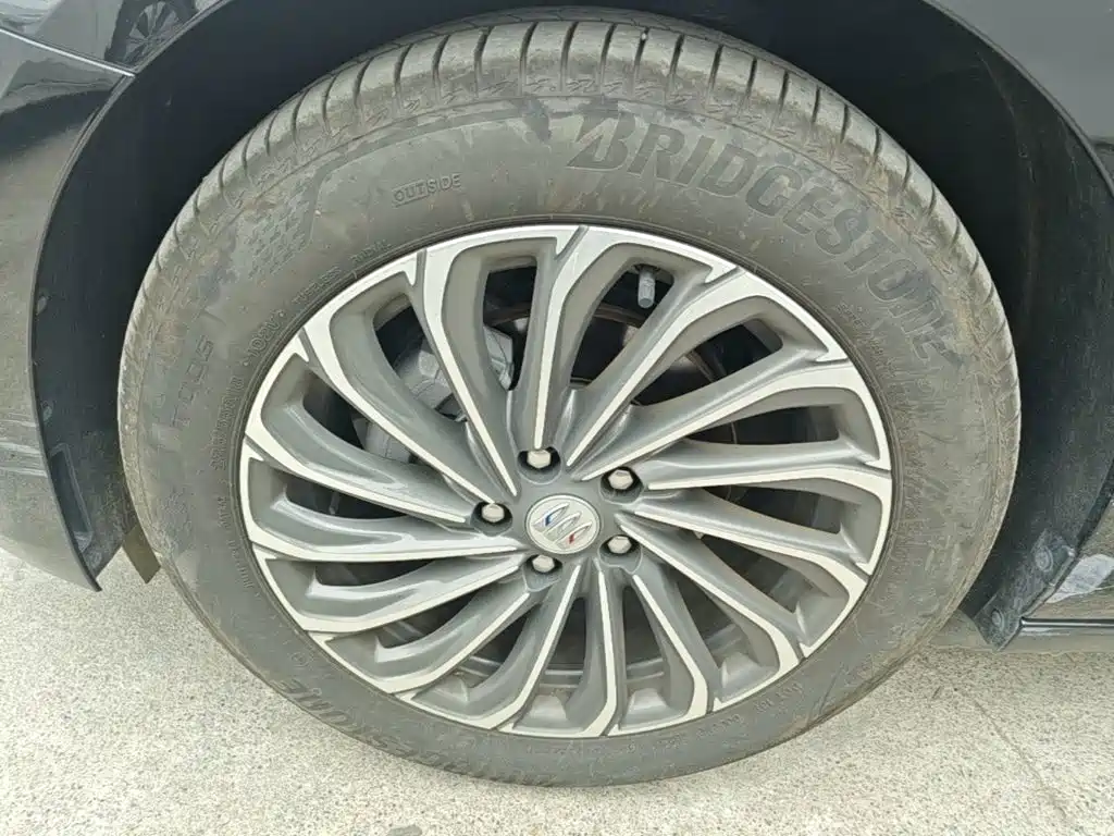 Buick LaCrosse — миниатюра 23