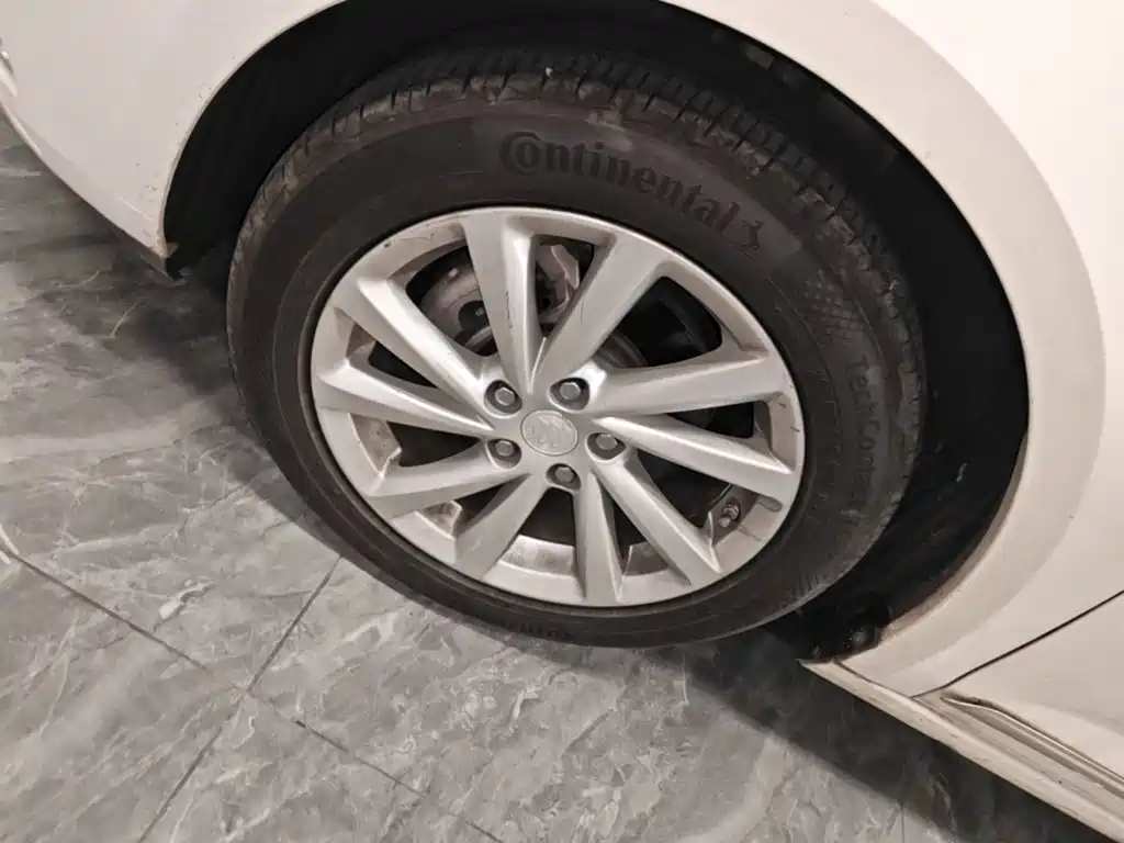 Buick Verano — миниатюра 23