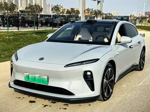 NIO NIO ET5T 2025