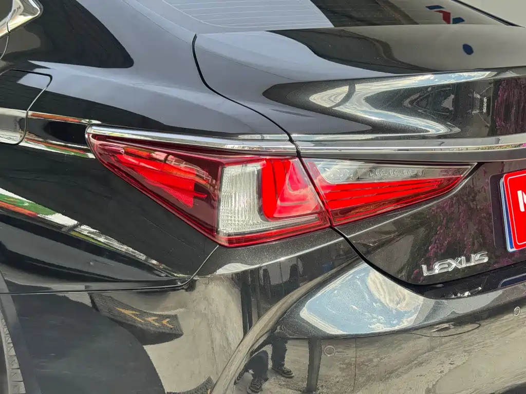 Lexus ES — миниатюра 31