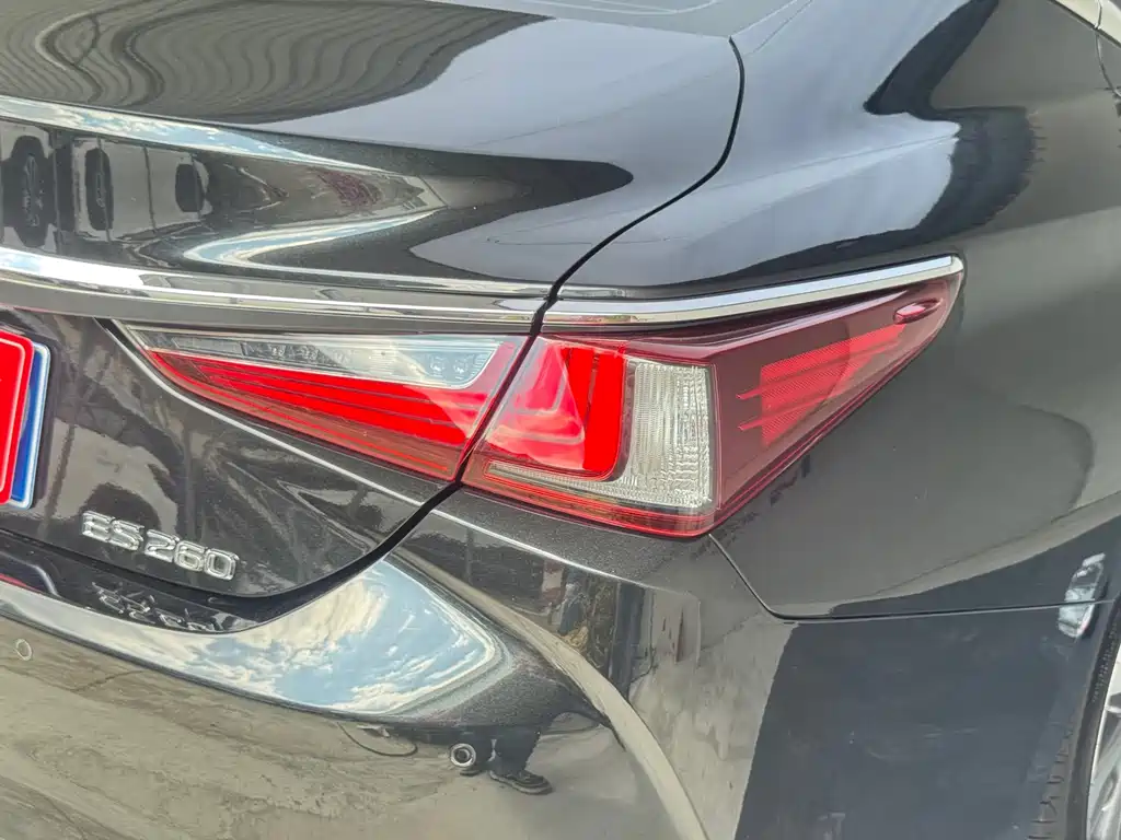 Lexus ES — миниатюра 32