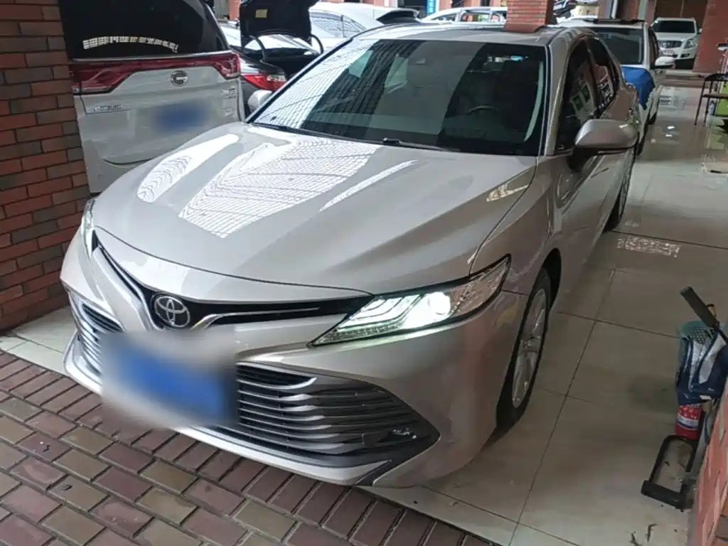 Toyota Camry — миниатюра 2
