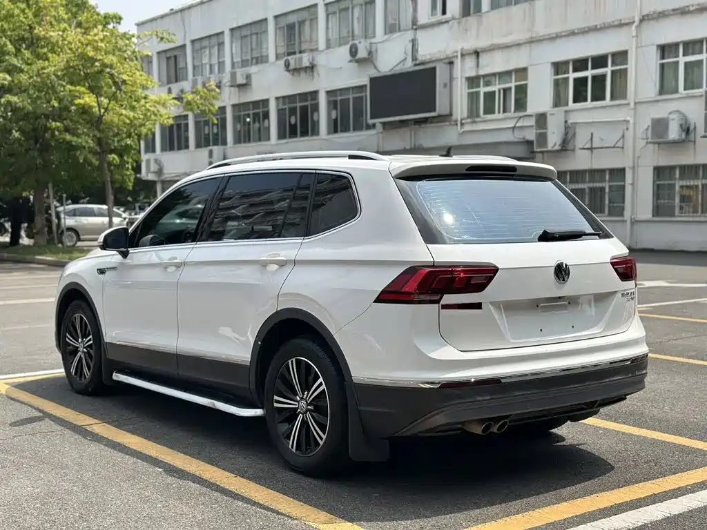 Volkswagen Tiguan L — миниатюра 6