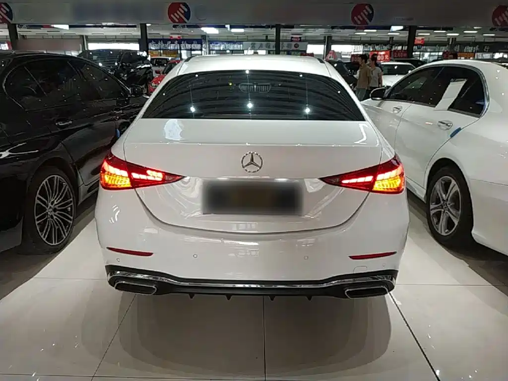 Mercedes-Benz C-Class — миниатюра 6
