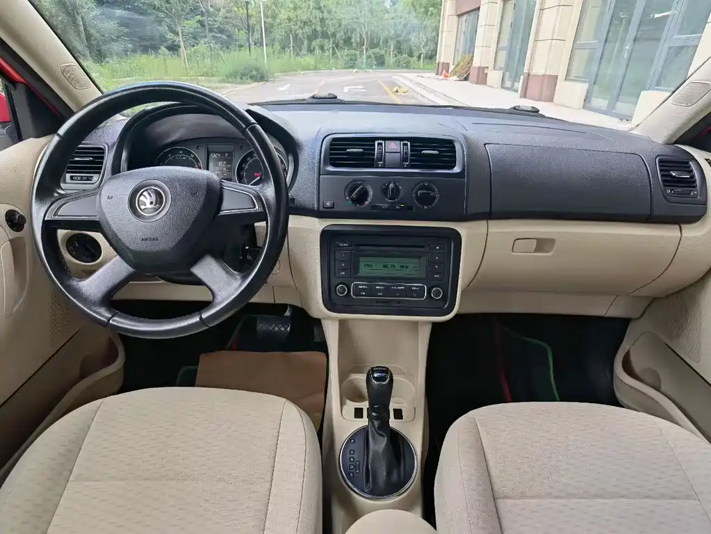 Skoda Fabia — миниатюра 5