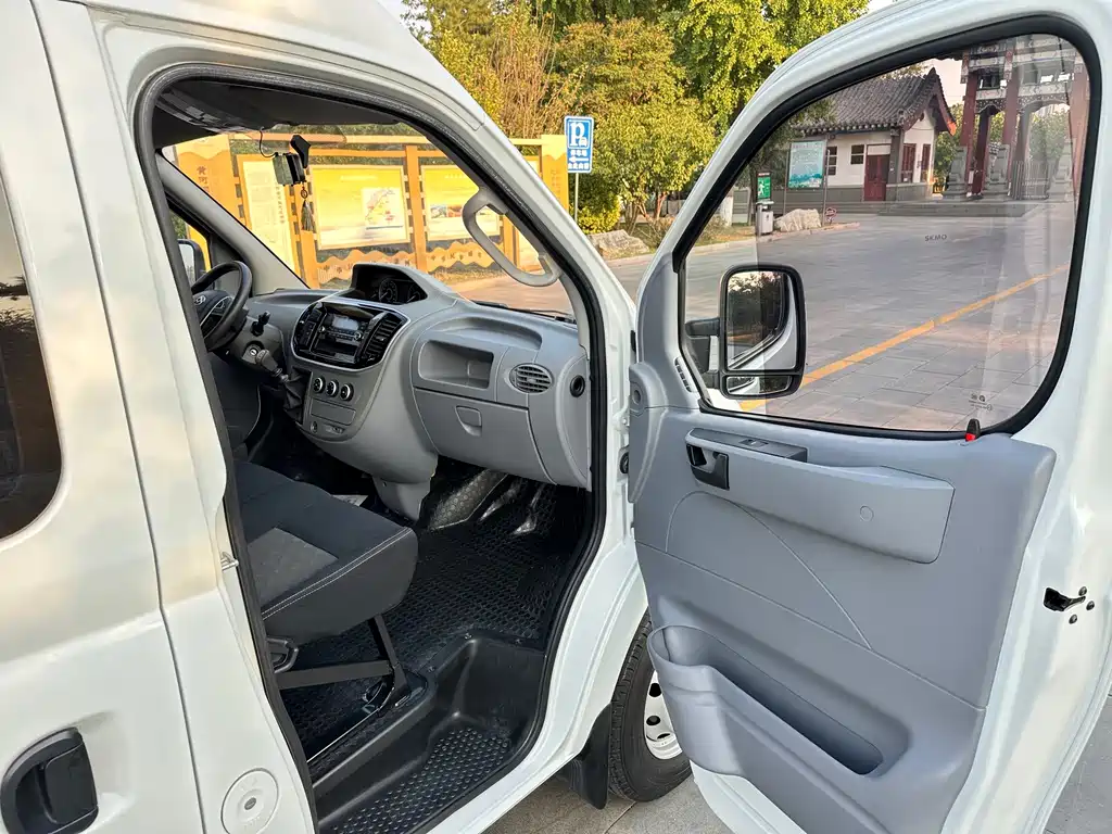 MAXUS V80 — миниатюра 11
